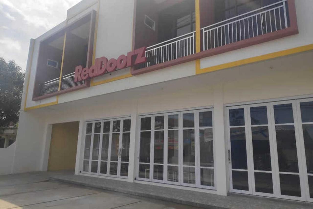 Reddoorz Near Universitas Muhammadiyah Purwokerto Kembaran Kültér fotó