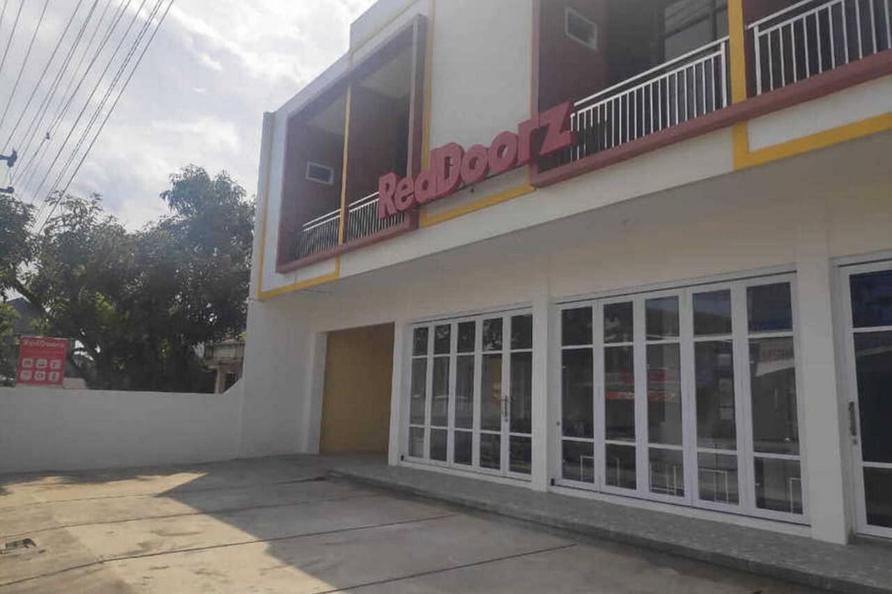 Reddoorz Near Universitas Muhammadiyah Purwokerto Kembaran Kültér fotó